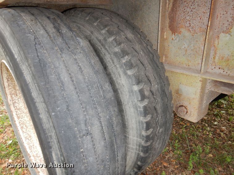 image for item DJ0829 1994 Lufkin FL-II  flatbed trailer