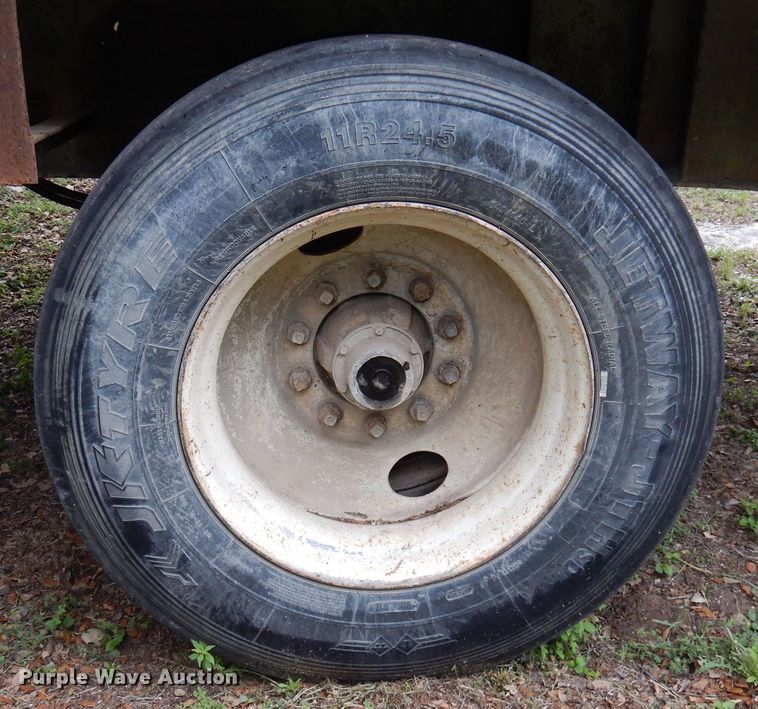 image for item DJ0829 1994 Lufkin FL-II  flatbed trailer