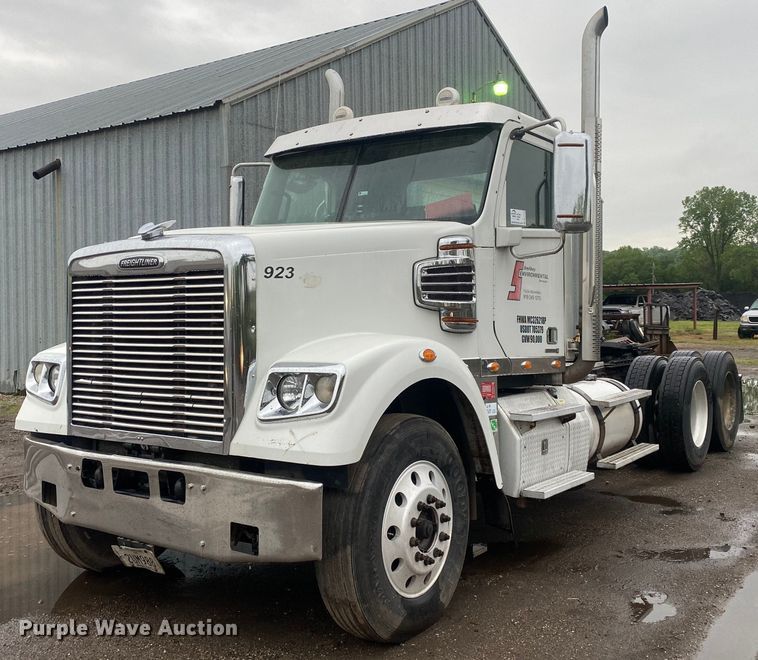 image for item DL7174 2014 Freightliner Coronado SD  semi truck