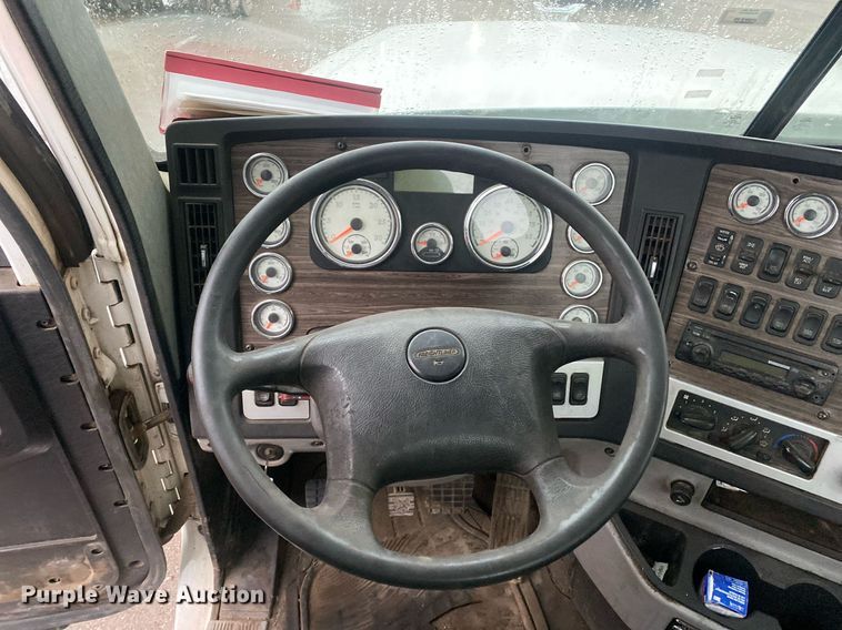 image for item DL7174 2014 Freightliner Coronado SD  semi truck