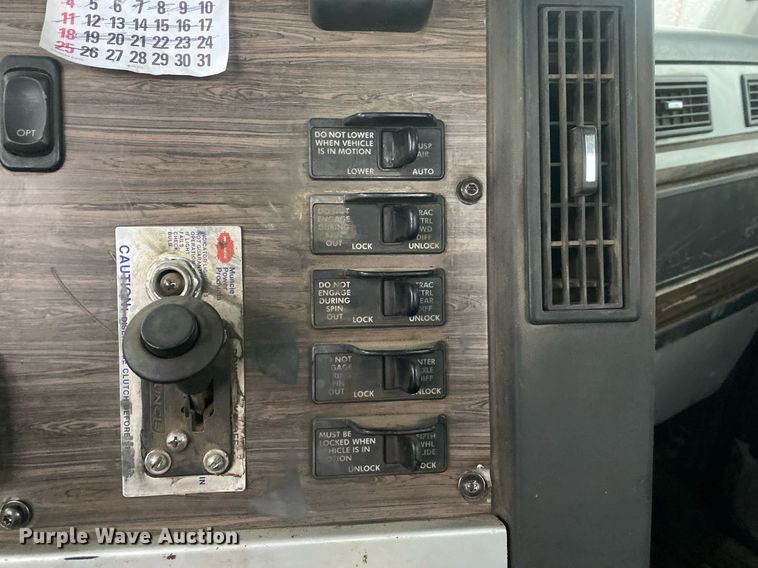 image for item DL7174 2014 Freightliner Coronado SD  semi truck