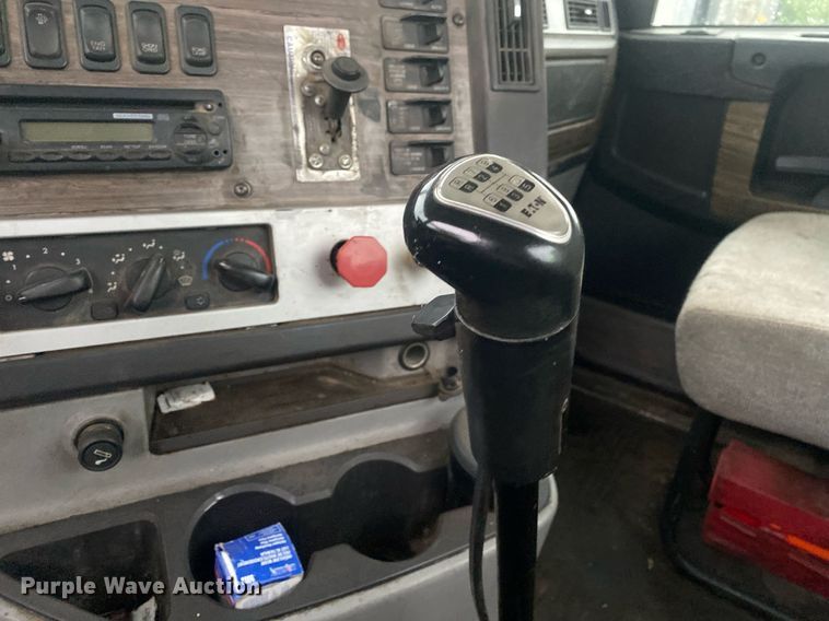 image for item DL7174 2014 Freightliner Coronado SD  semi truck