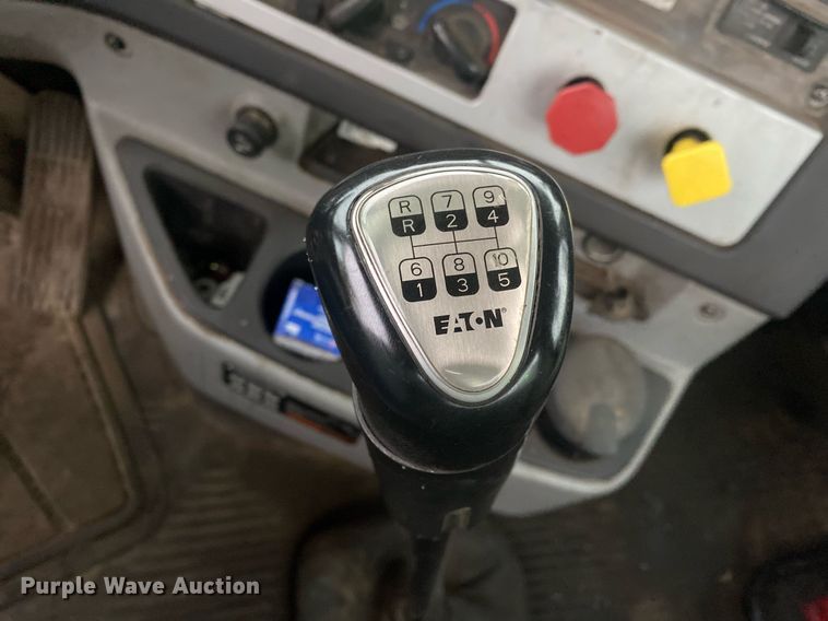 image for item DL7174 2014 Freightliner Coronado SD  semi truck