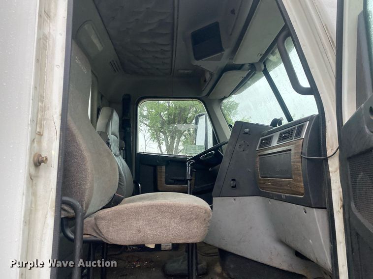 image for item DL7174 2014 Freightliner Coronado SD  semi truck