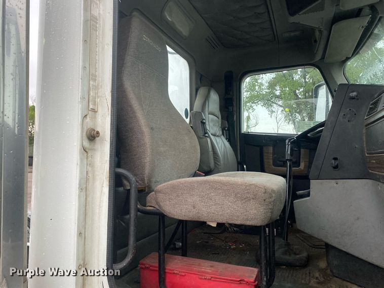 image for item DL7174 2014 Freightliner Coronado SD  semi truck