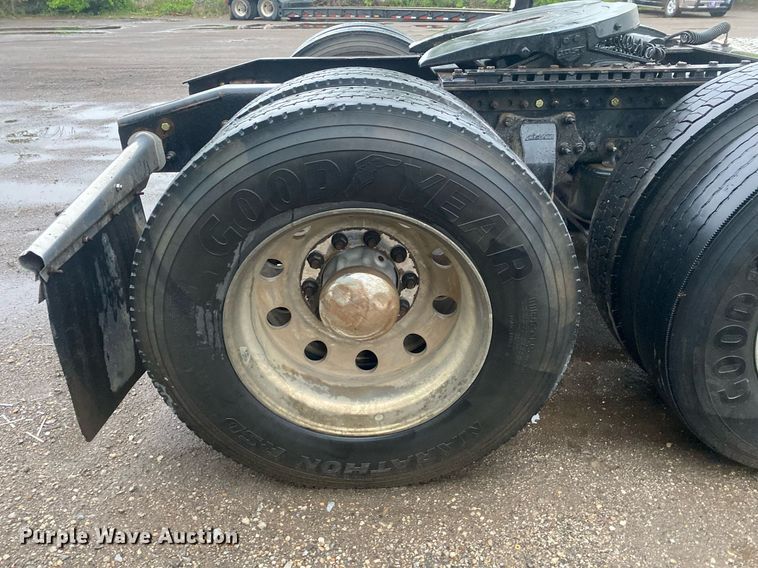 image for item DL7174 2014 Freightliner Coronado SD  semi truck