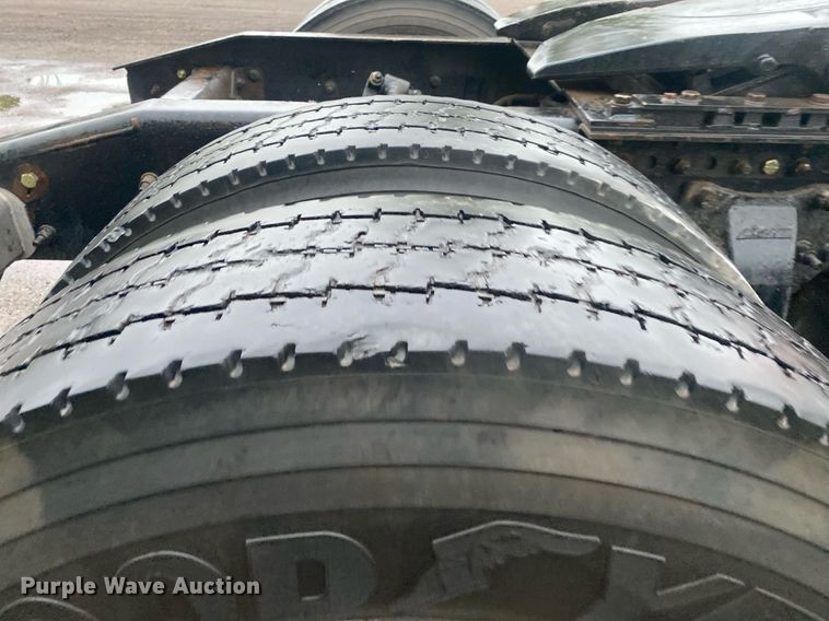 image for item DL7174 2014 Freightliner Coronado SD  semi truck