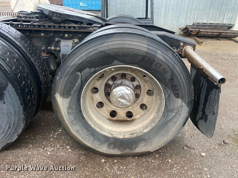 image for item DL7174 2014 Freightliner Coronado SD  semi truck