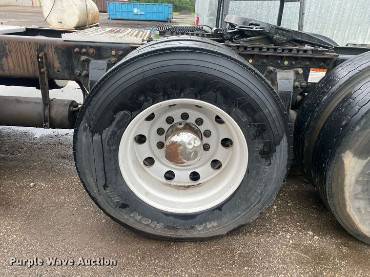 image for item DL7174 2014 Freightliner Coronado SD  semi truck