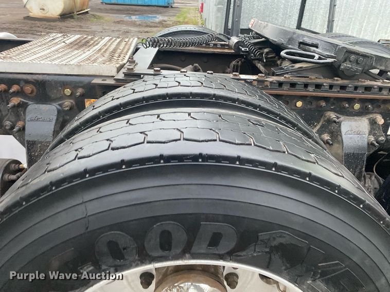 image for item DL7174 2014 Freightliner Coronado SD  semi truck