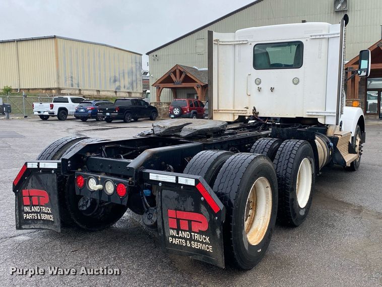 image for item DL7175 2012 Kenworth T800  semi truck