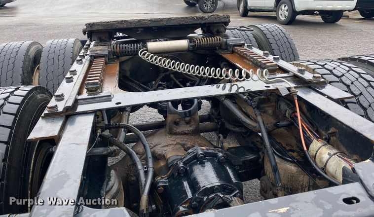 image for item DL7175 2012 Kenworth T800  semi truck