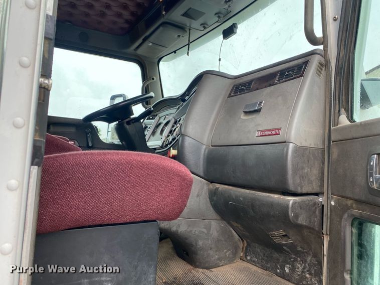 image for item DL7175 2012 Kenworth T800  semi truck