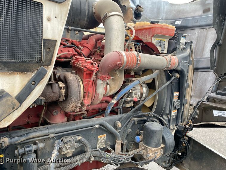 image for item DL7175 2012 Kenworth T800  semi truck