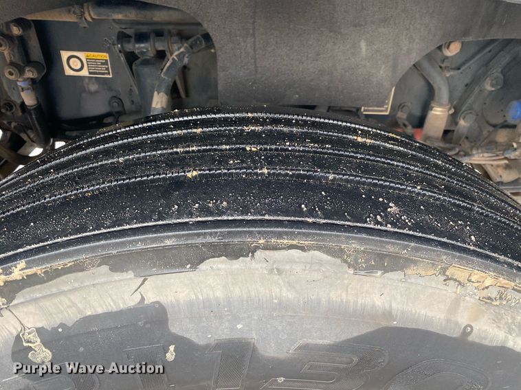 image for item DL7175 2012 Kenworth T800  semi truck