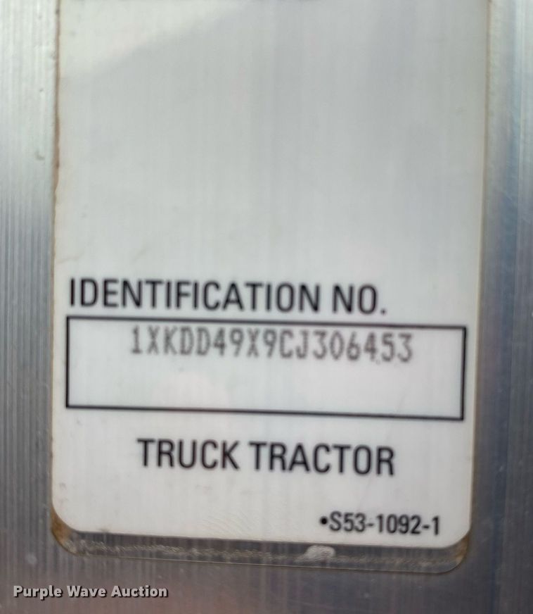 image for item DL7175 2012 Kenworth T800  semi truck