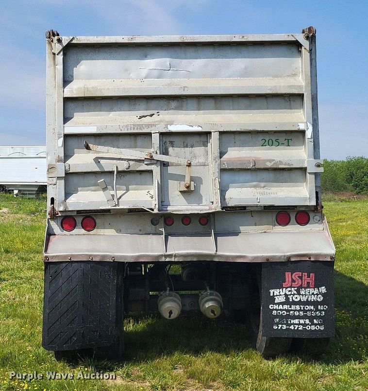 image for item DO3653 1977 Fruehauf DC5-M2-33 end dump trailer