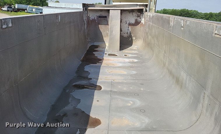 image for item DO3653 1977 Fruehauf DC5-M2-33 end dump trailer