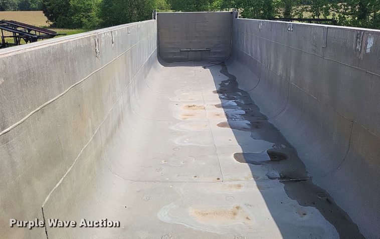 image for item DO3653 1977 Fruehauf DC5-M2-33 end dump trailer