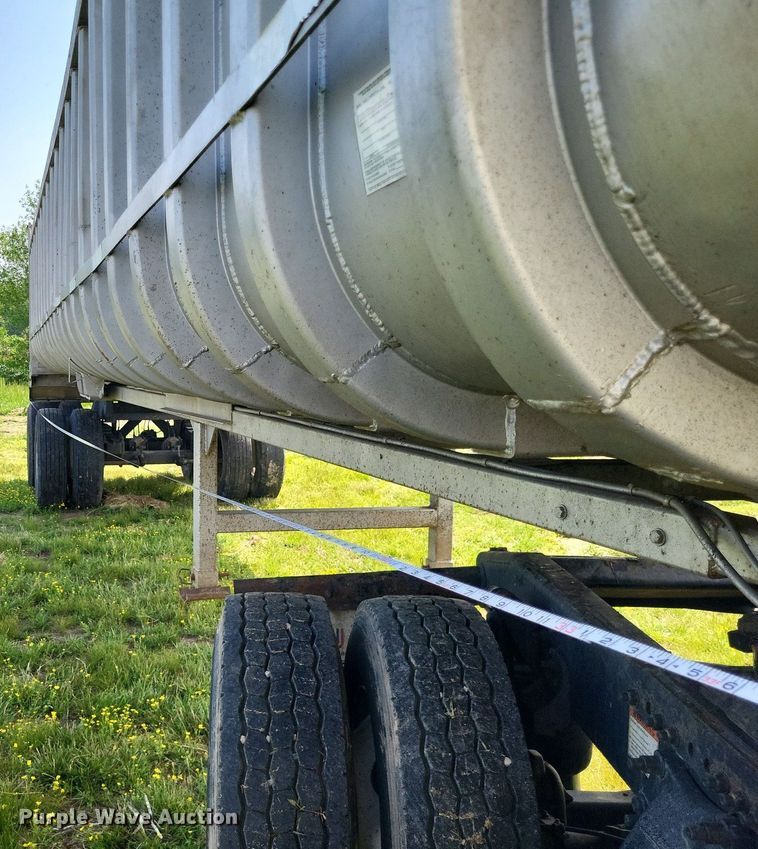 image for item DO3653 1977 Fruehauf DC5-M2-33 end dump trailer