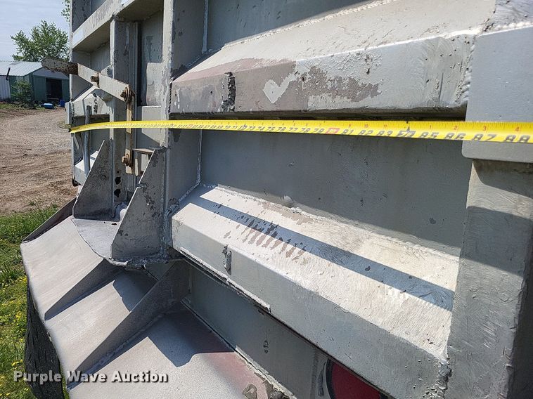 image for item DO3653 1977 Fruehauf DC5-M2-33 end dump trailer