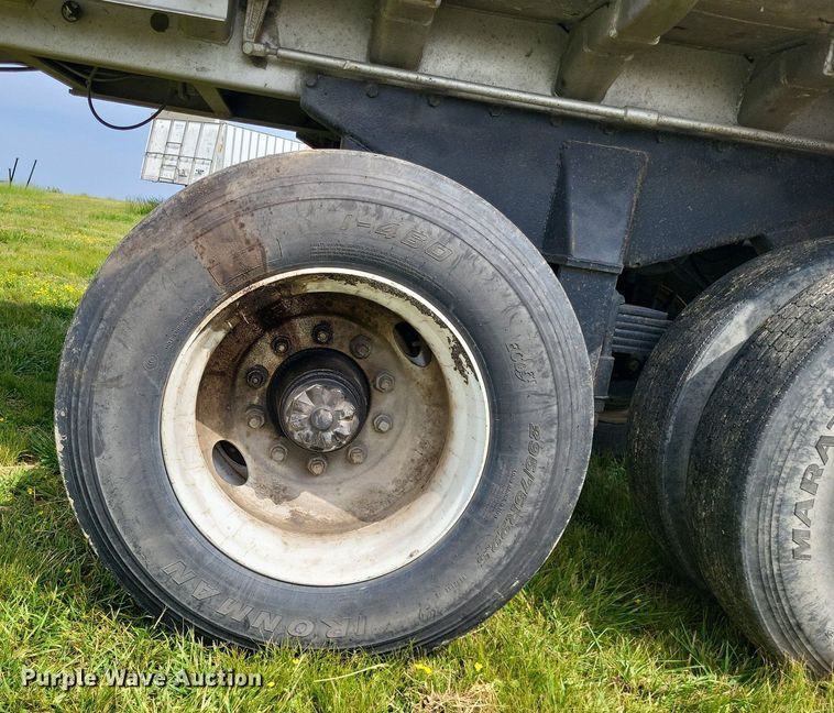 image for item DO3653 1977 Fruehauf DC5-M2-33 end dump trailer