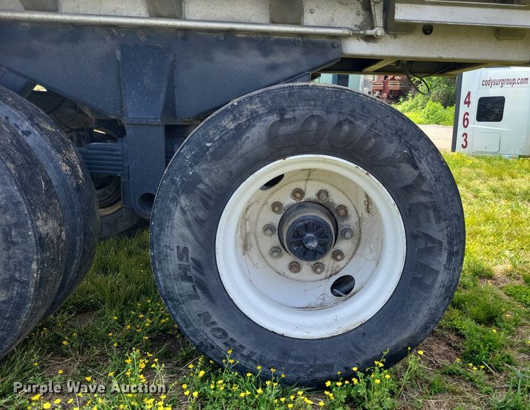 image for item DO3653 1977 Fruehauf DC5-M2-33 end dump trailer