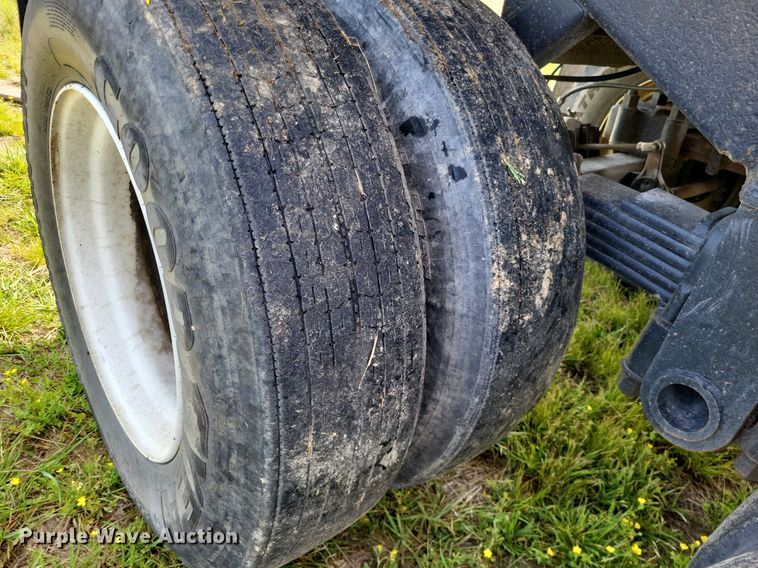 image for item DO3653 1977 Fruehauf DC5-M2-33 end dump trailer