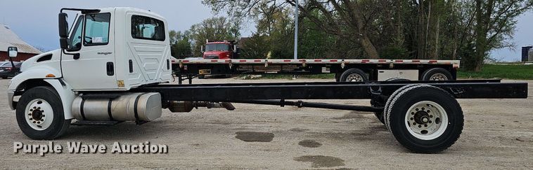 image for item DO4382 2013 International DuraStar 4300  truck cab and chassis