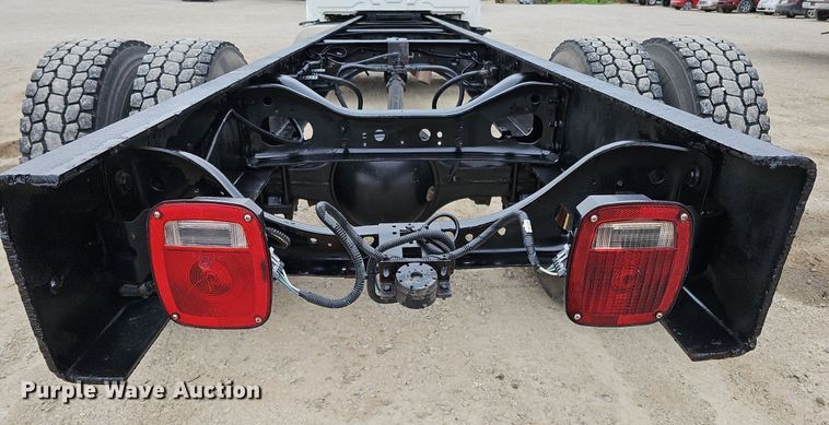 image for item DO4382 2013 International DuraStar 4300  truck cab and chassis