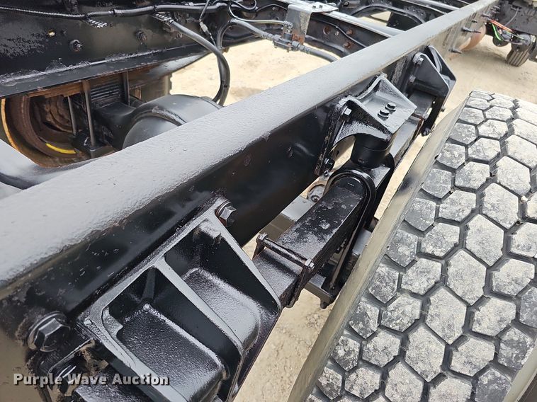 image for item DO4382 2013 International DuraStar 4300  truck cab and chassis