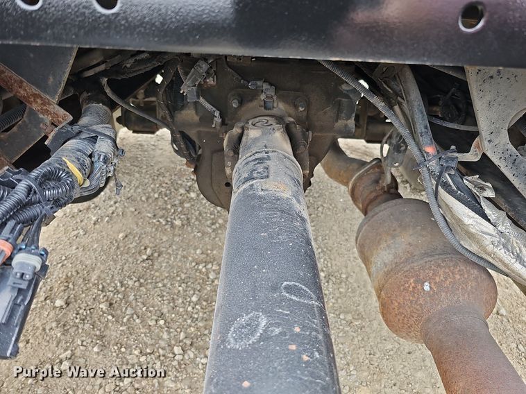 image for item DO4382 2013 International DuraStar 4300  truck cab and chassis