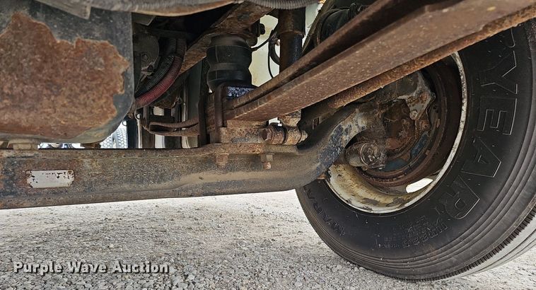 image for item DO4382 2013 International DuraStar 4300  truck cab and chassis