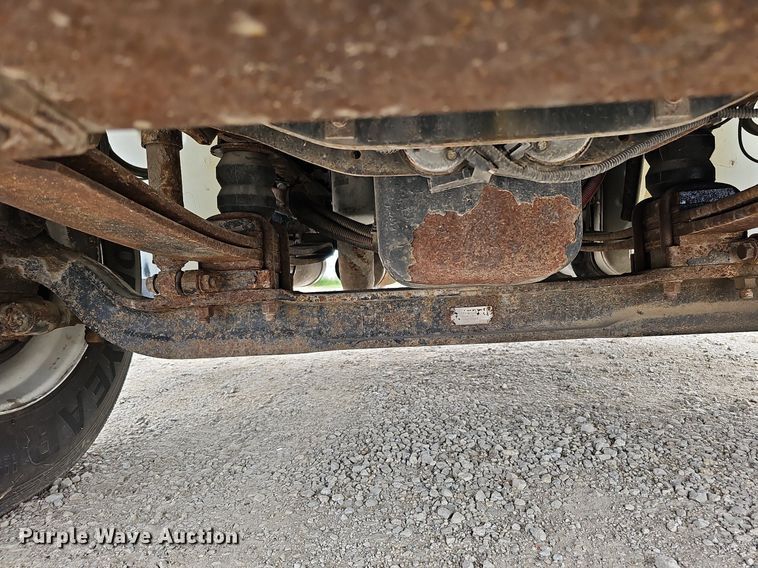 image for item DO4382 2013 International DuraStar 4300  truck cab and chassis