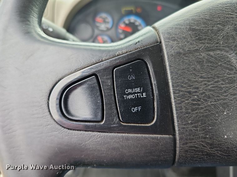 image for item DO4382 2013 International DuraStar 4300  truck cab and chassis