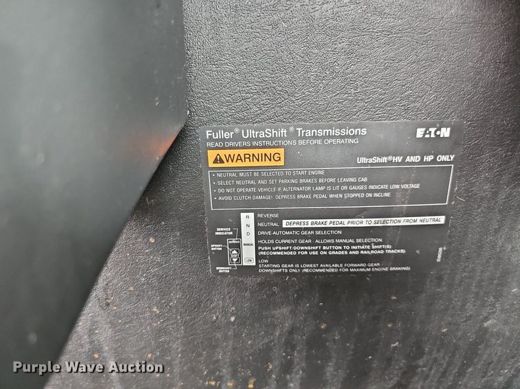 image for item DO4382 2013 International DuraStar 4300  truck cab and chassis