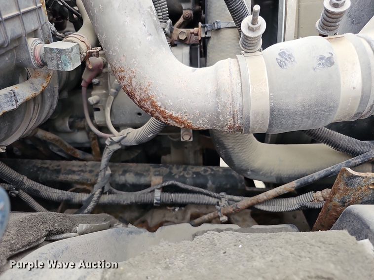 image for item DO4382 2013 International DuraStar 4300  truck cab and chassis