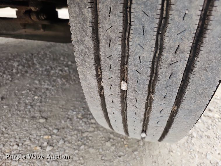 image for item DO4382 2013 International DuraStar 4300  truck cab and chassis