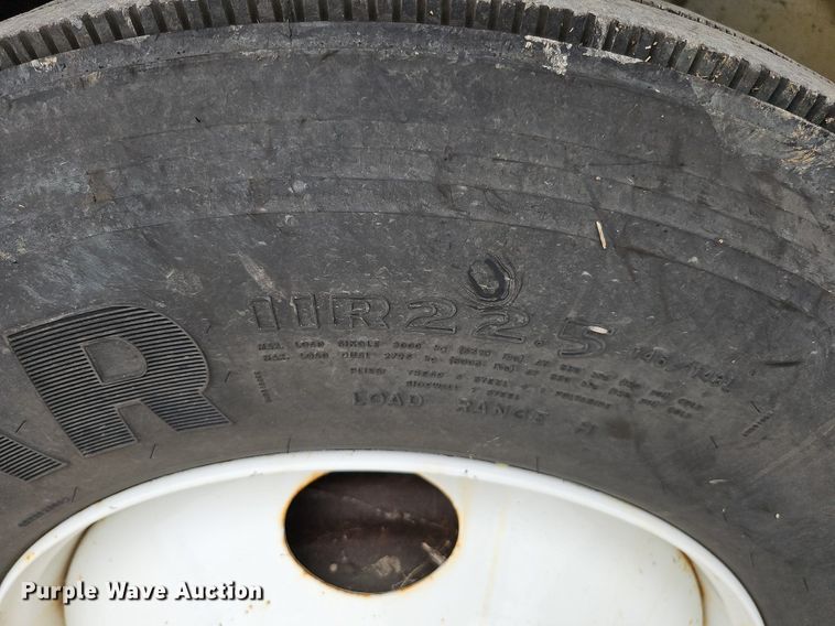 image for item DO4382 2013 International DuraStar 4300  truck cab and chassis