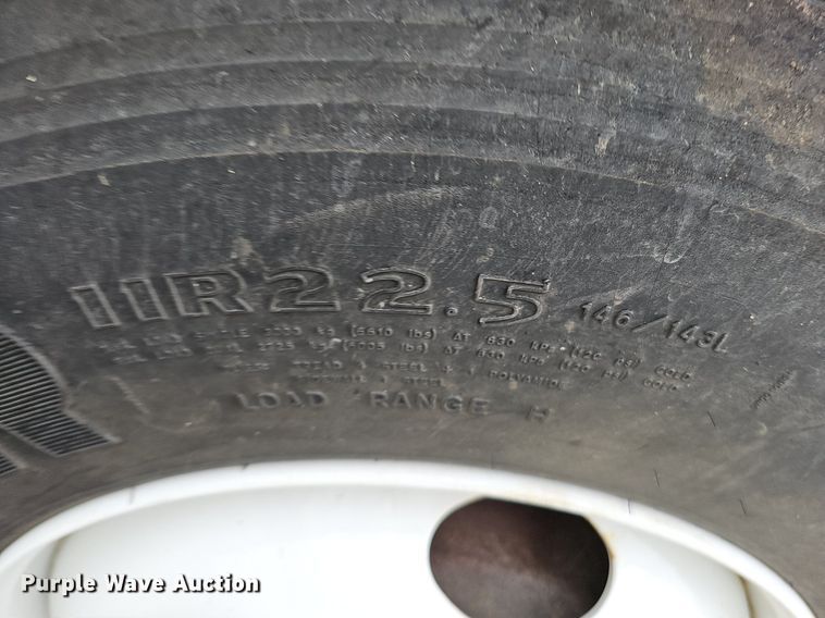 image for item DO4382 2013 International DuraStar 4300  truck cab and chassis