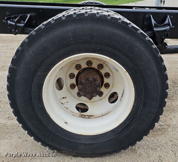 image for item DO4382 2013 International DuraStar 4300  truck cab and chassis