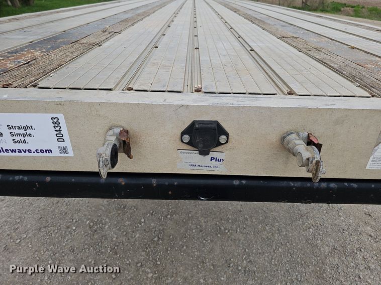 image for item DO4383 2006 Transcraft Eagle IIN W2  flatbed trailer