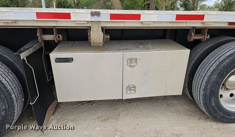 image for item DO4383 2006 Transcraft Eagle IIN W2  flatbed trailer