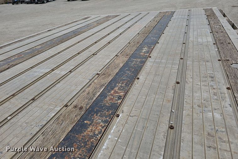 image for item DO4383 2006 Transcraft Eagle IIN W2  flatbed trailer