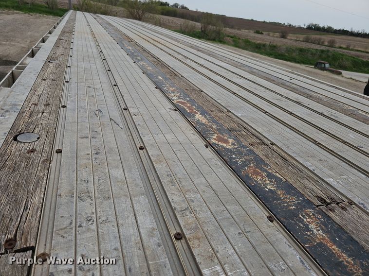 image for item DO4383 2006 Transcraft Eagle IIN W2  flatbed trailer