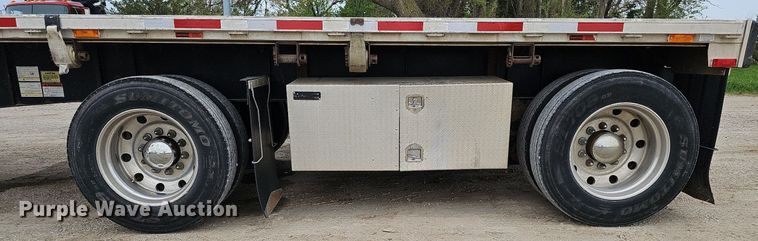 image for item DO4383 2006 Transcraft Eagle IIN W2  flatbed trailer