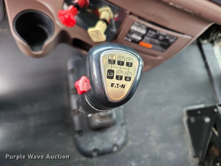 image for item DO4394 2012 Peterbilt 587  semi truck