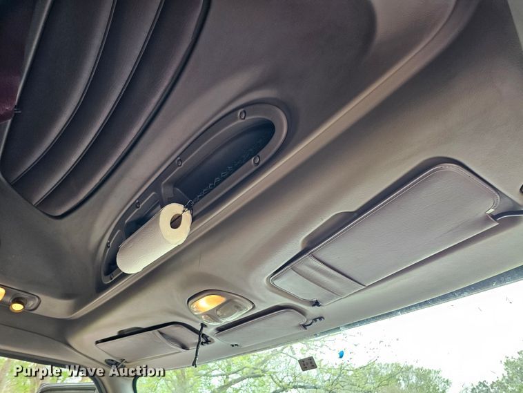 image for item DO4394 2012 Peterbilt 587  semi truck