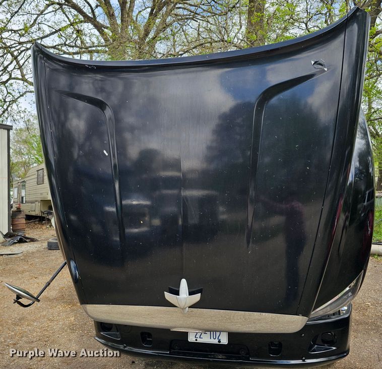 image for item DO4394 2012 Peterbilt 587  semi truck