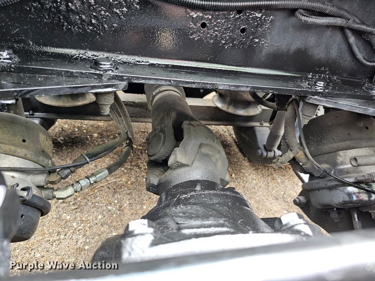 image for item DO4394 2012 Peterbilt 587  semi truck